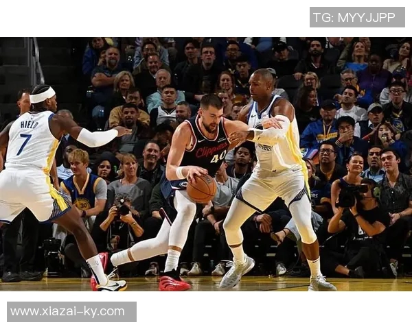 快船防守漏洞频现本赛季17场比赛中9次失分超过120分