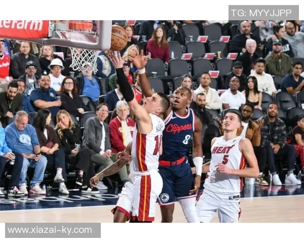 快船迎战骑士小卡复出首发搭档哈登科林斯祖巴茨邓恩全力争胜